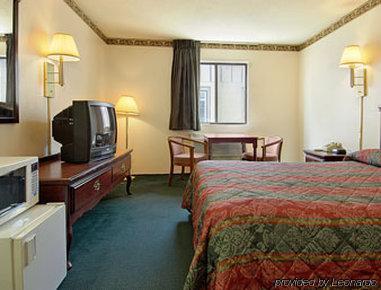 Hotel Super 8 By Wyndham Rock Port Mo Exterior foto